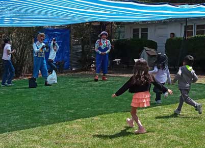 Niños jugando en evento organizado por TESA